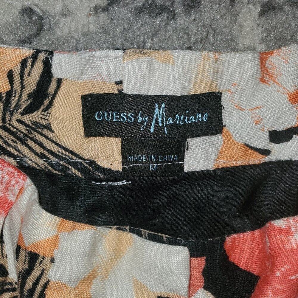 GUESS by Marciano Floral Shorts || Medium - Picture 5 of 5